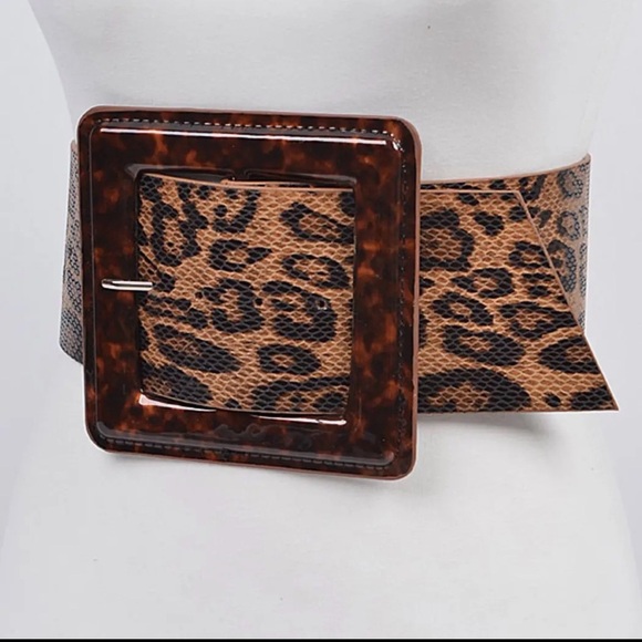 Leopard Print Buckle Belt